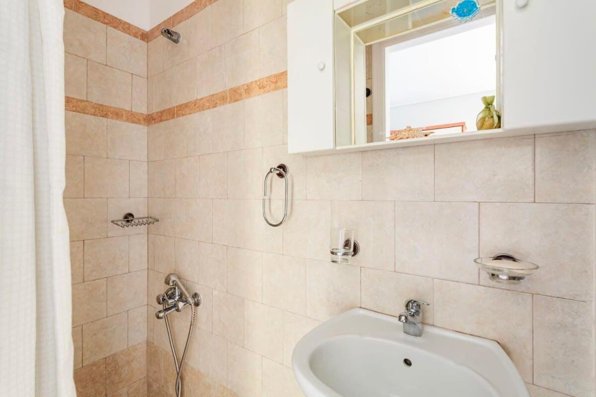 فيلا Seaview Terrace Haven-Perfect Location By The Sea كالاماتا المظهر الخارجي الصورة